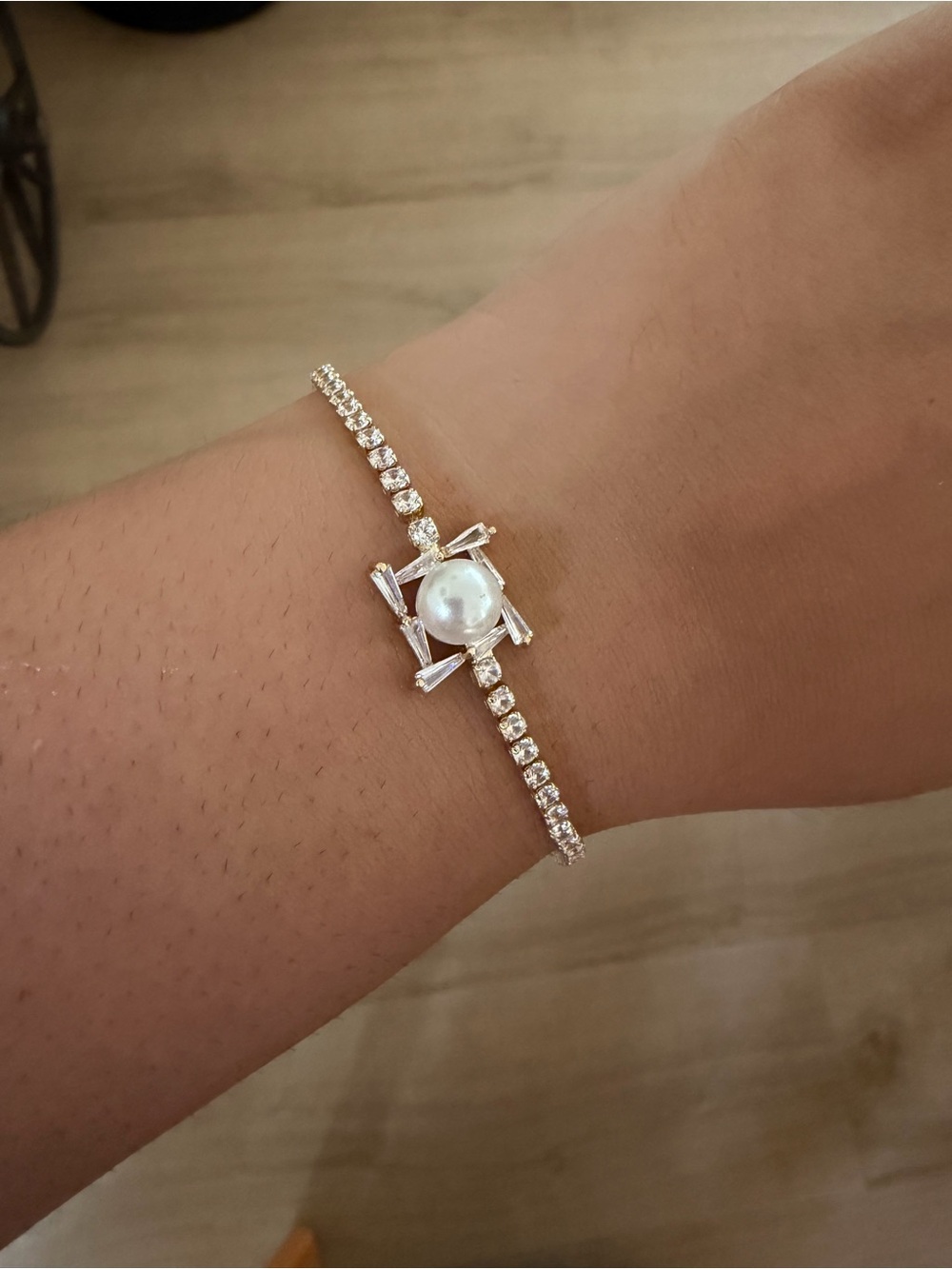 Elegant Pearl & Crystal Tennis Bracelet - Silver Tone